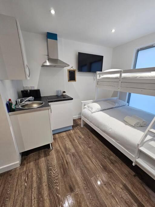 Ideal Studio In Delta Croydon Dpg3 מראה חיצוני תמונה